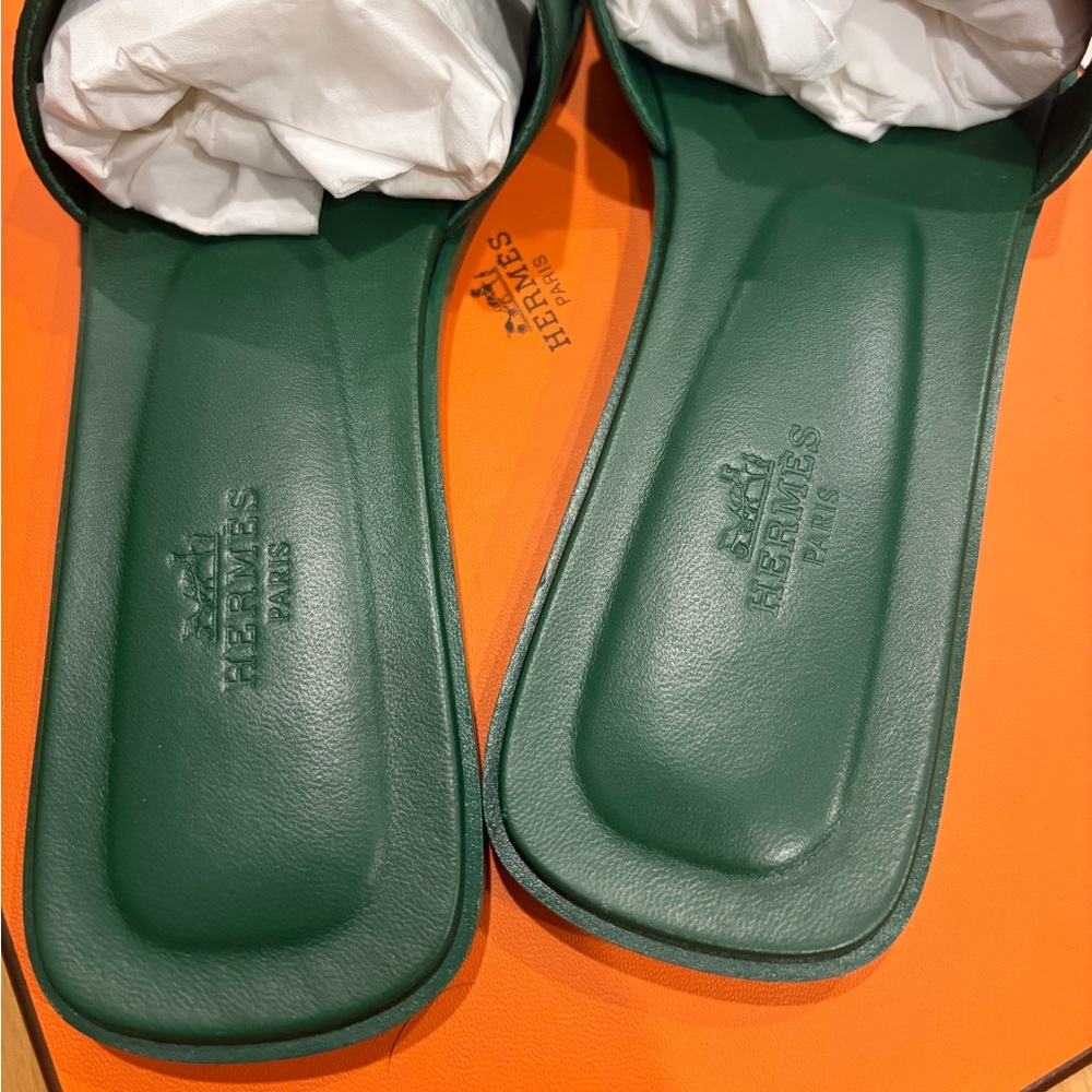 HERMES EUC Vert Électrique Green Leather Oran Sandals Slides 39 9 Hermès - Picture 3 of 8